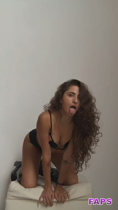 Frida Morales video #1 - Faps