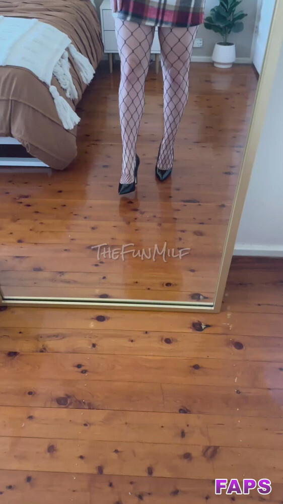 Thefunmilf video #107 - Faps